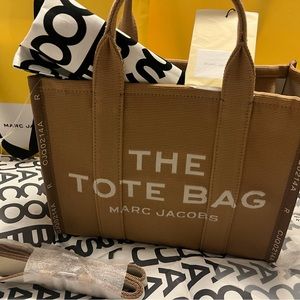 COPY - The jacquard medium tote bag ,Marc jacobs,medium,camel,New with tags aut…